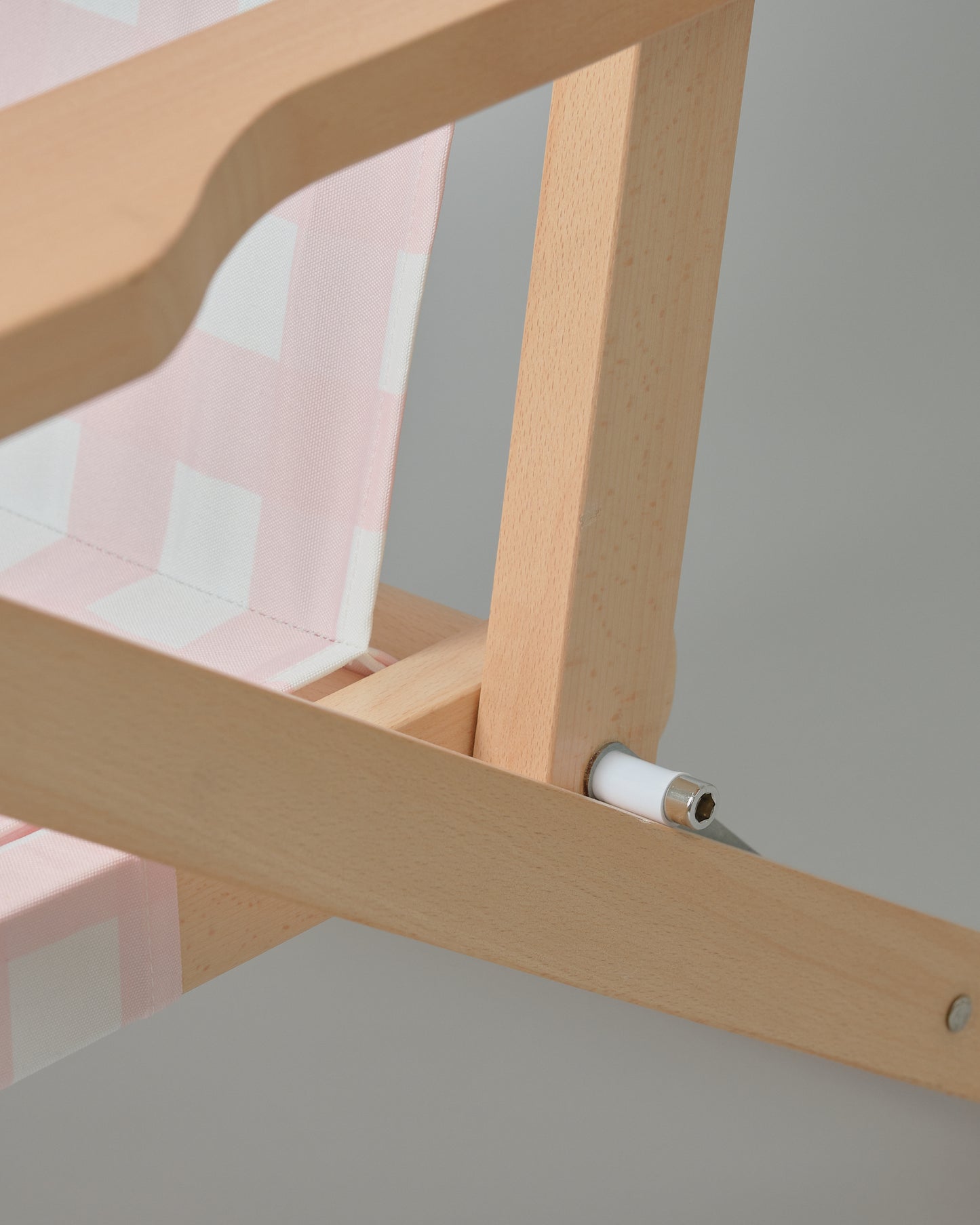 Premium Reclining Beach Chair in Rose Quartz Gingham
