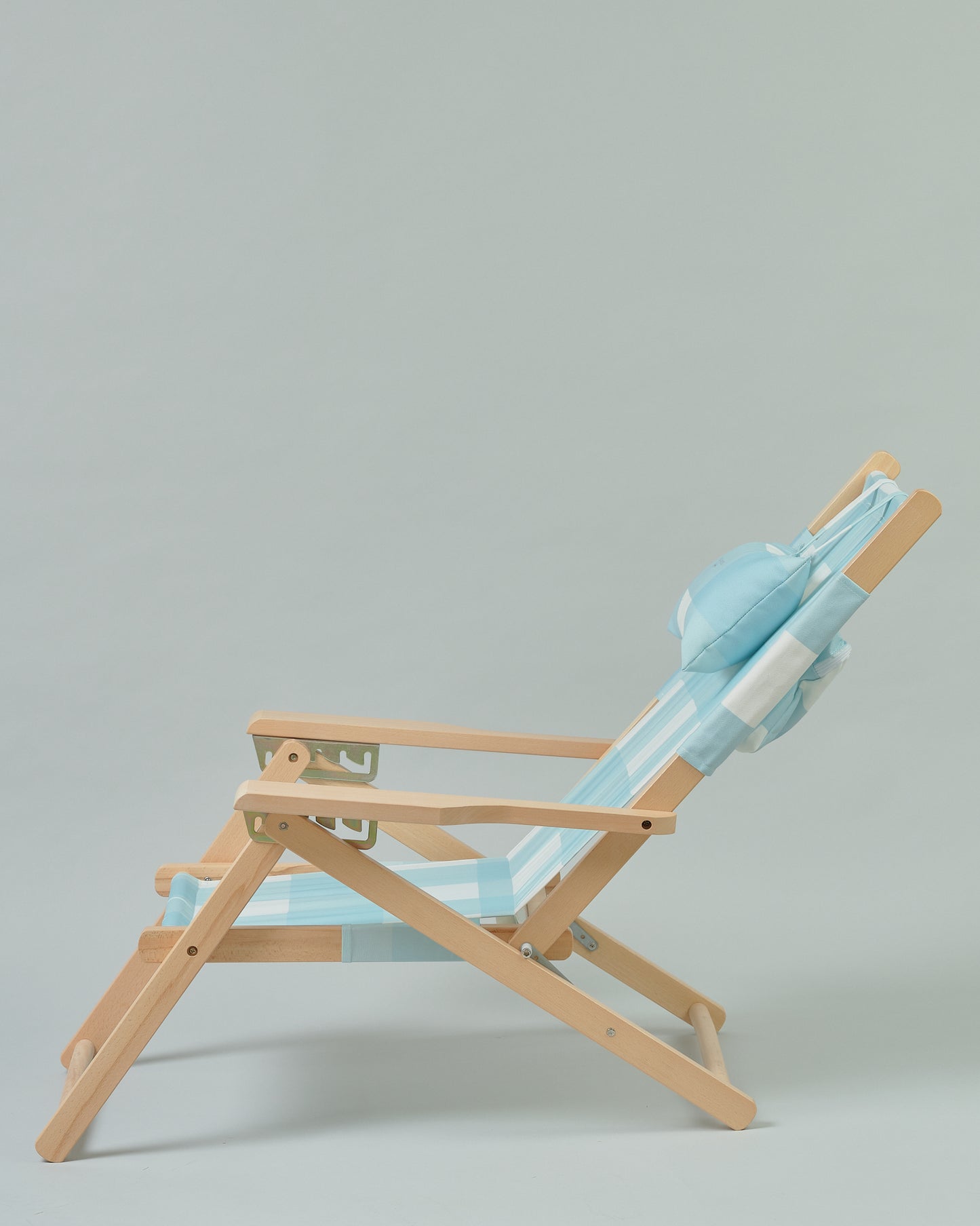 Premium Reclining Beach Chair in Aquamarine Buffalo Check