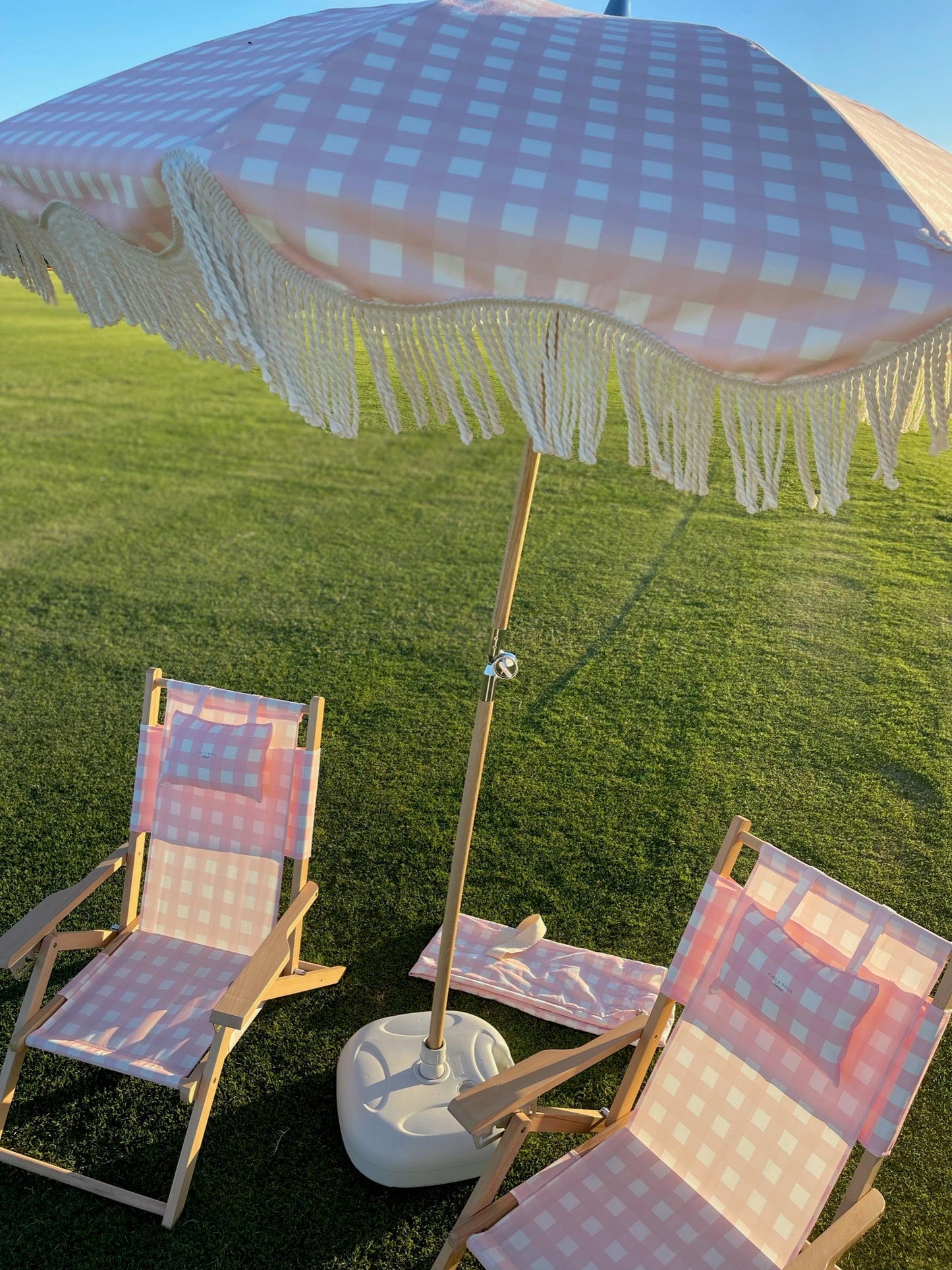 Premium Beach Umbrella in Rose Quartz Gingham